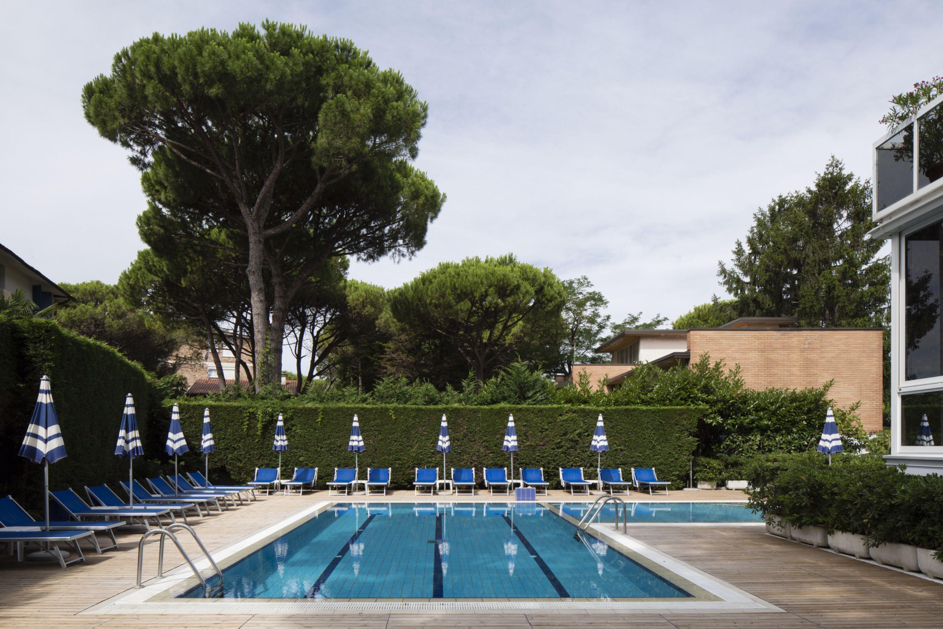 Aparthotelharvey Hotel 4*